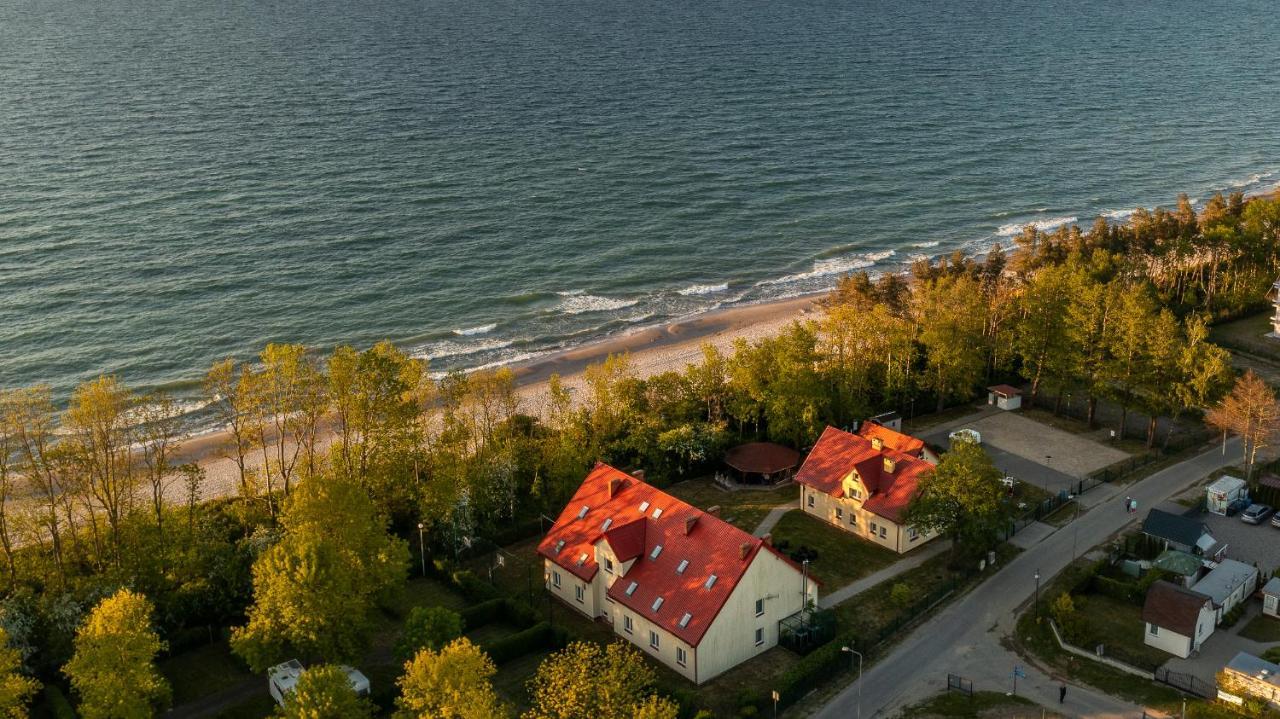 ホテル Nad Brzegiem Baltyku サルビノボ エクステリア 写真